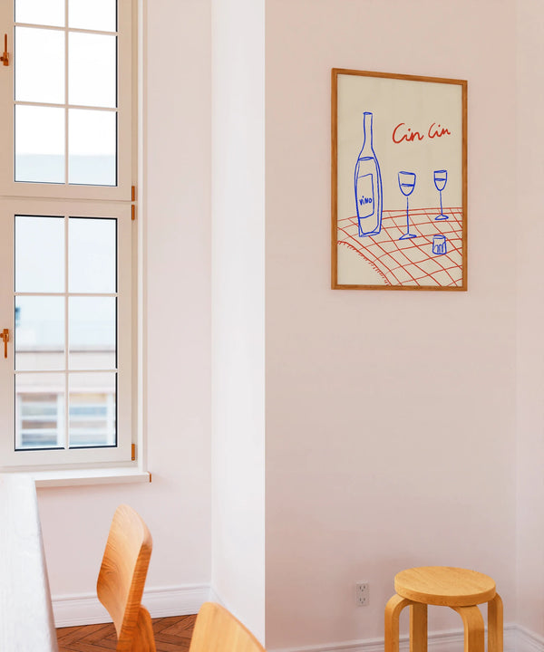 Plakaten trykkes på kvalitetspapir og fås i flere størrelser, så den passer ind i både små og store hjem.