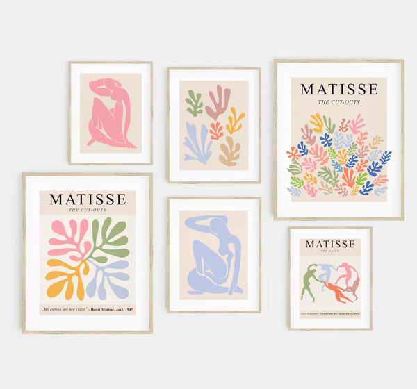 Henri Matisse er manden bag nogle af verdens mest kendte plakater. Sammen med Pablo Picasso har de skabt den ideelle plakat til stuen, hjemmet og værelset. De populære plakater kommer i Orange, Lyserød, Blå, Grøn & også i de helt store størrelser som 70x100 & 50x70. Der kan tilkøbes ramme & Berggruen på tilbud.