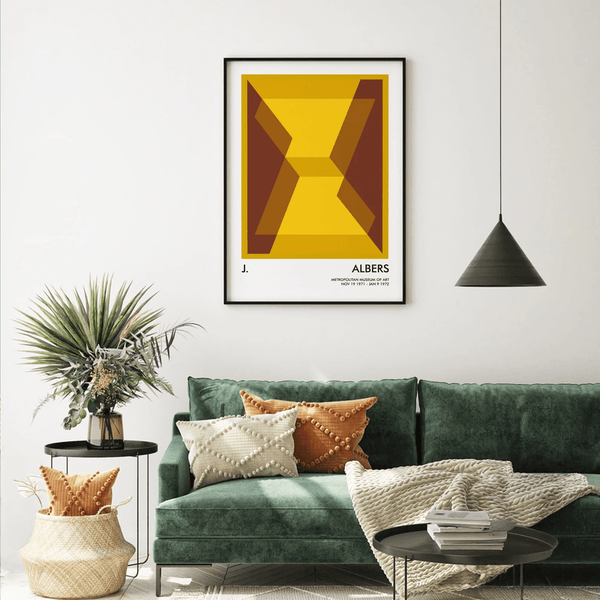 Josef Albers plakat med geometrisk mønster i gule og brune farver – moderne grafisk kunstværk.