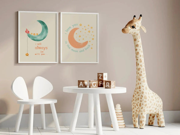 I love you to the moon and back Ellens ShopI love you to the moon and back Vores børneplakat med citatet 'I love you to the moon and back' er den perfekte måde at udtrykke din kærlighed til dit barn. Skab en hjertevarm atmosfære i børneværelset med dette smukke citat. En ideel gave til små elskede. 50x70 cm størrelse.