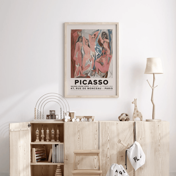 Farverig Picasso plakat med Les Demoiselles d'Avignon motiv i kubistisk stil og fransk udstillingstekst.