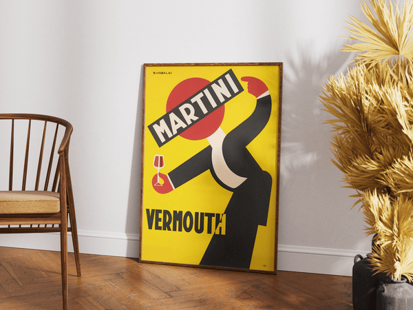 Vintage reklameplakat med Martini Vermouth i gul og sort retro stil