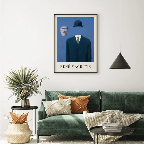 René Magritte plakat med surrealistisk mand i jakkesæt u