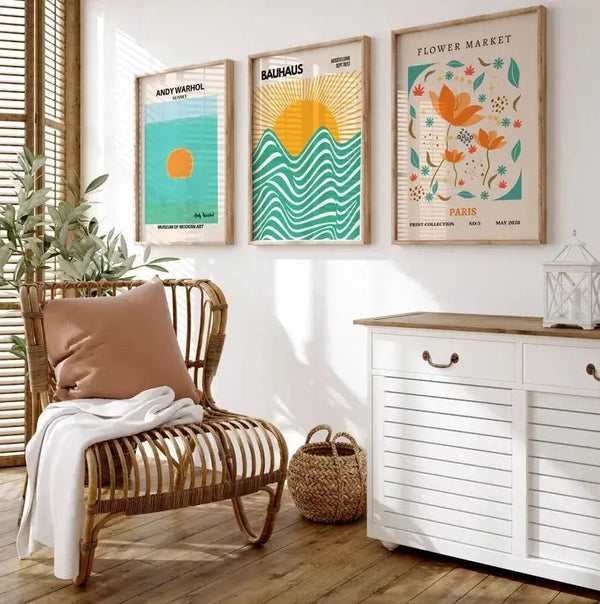 Oplev den ikoniske Bauhaus-stil med vores "Yellow Bauhaus Sunset" plakat. Inspireret af bevægelsens geometriske former og levende farver, tilføjer denne unikke gule plakat en moderne og kunstnerisk touch til dit hjem. Den gule solnedgangsfarve skaber en varm og indbydende atmosfære, der vil få ethvert rum til at stråle. Udforsk den tidløse skønhed af Bauhaus-stilen i dit hjem med vores "Yellow Bauhaus Sunset" plakat. Bestil nu og få en solrig kunstoplevelse i dit hjem!