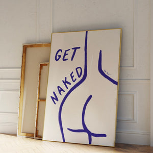 Feministisk plakat med blå line art af kvindekrop og teksten “Get Naked” i minimalistisk og moderne kunststil