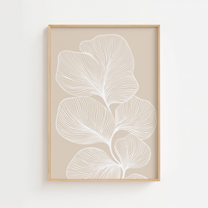 Moderne boho plakat med abstrakte blade i beige og neutrale toner
