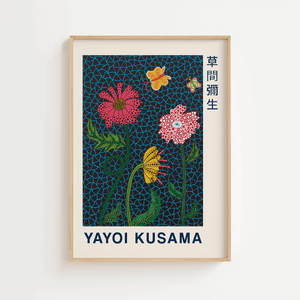 Flowers Boxed plakat af Yayoi Kusama. En farverig og ikonisk kunstplakat med blomster og prikker – perfekt til moderne indretning.


