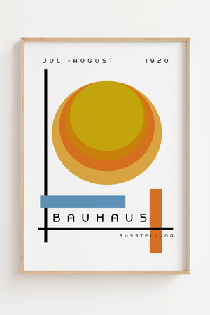 Bauhaus plakat med cirkulære former, grafiske linjer og varme farver inspireret af Bauhaus Ausstellung og modernistisk design.