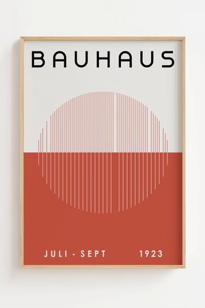 Bauhaus plakat med halvcirkel af vertikale linjer over rød flade i minimalistisk grafisk design.