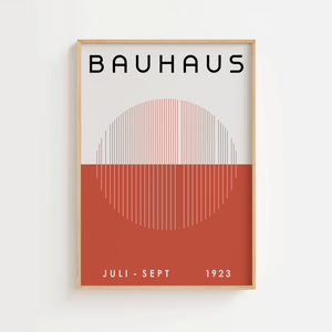 Bauhaus plakat med halvcirkel af vertikale linjer over rød flade i minimalistisk grafisk design.
