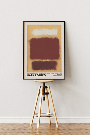 Abstrakt plakat i varme jordfarver med lyse, strukturerede kontraster inspireret af Mark Rothkos farvefelter – ideel til moderne indretning.