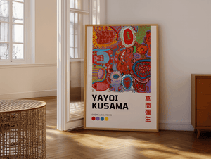Give Me Love – Yayoi Kusama plakat med ikoniske farverige prikker – moderne kunstplakat i legende og grafisk design.