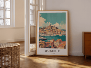 Marseille byplakat med udsigt over havn, farverige huse og Notre-Dame de la Garde.