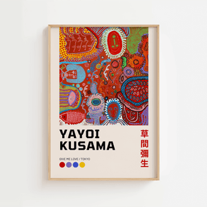 Give Me Love – Yayoi Kusama plakat med ikoniske farverige prikker – moderne kunstplakat i legende og grafisk design.