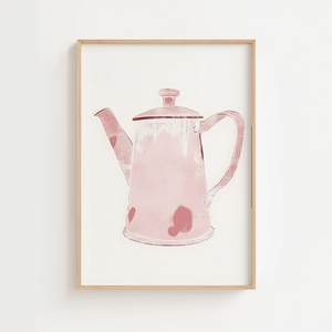 Retro plakat med lyserød tekande på lys baggrund i træramme – perfekt som køkkenplakat eller vintage vægkunst.

