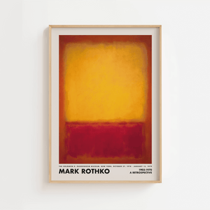 Abstrakt plakat i varme røde og gule farver inspireret af Mark Rothkos farvefelter, perfekt til moderne indretning og billedvægge.