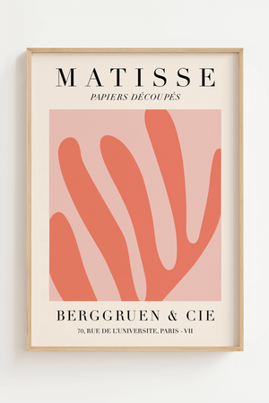 Matisse inspireret plakat med koralformede papirklip i rosa og terracotta.