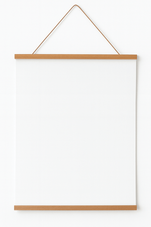 Plakatliste i lys eg med magnetisk lukning – naturligt plakatophæng i egetræ til plakater og billeder.