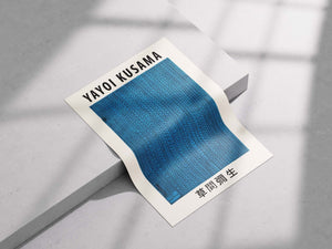 Blue Carpet – Yayoi Kusama Plakat i Unikt Design