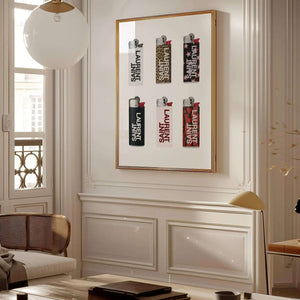 Luxury Flames – Fashion Plakat med kunstneriske Saint Laurent-inspirerede lightere. Moderne modeplakat til stuen eller soveværelset