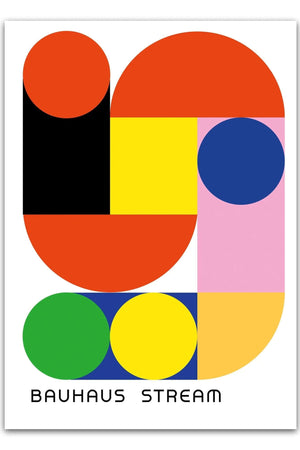 Få et kunstnerisk udtryk med vores "Bauhaus Red Stream" plakat. Denne unikke plakat kombinerer Bauhaus-stil med moderne flair. Tilføj et rødt strejf af stil til dit hjem i dag