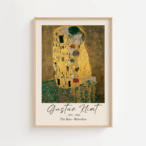 Golden Embrace plakat – Gustav Klimt inspireret kunstplakat med gyldent romantisk motiv