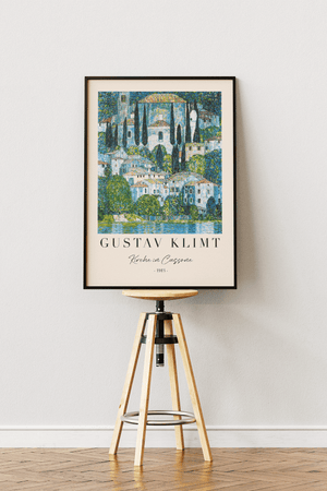 Kirche in Cassone plakat – Gustav Klimt landskab kunstplakat med kirke og italiensk bymotiv