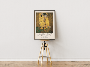 Golden Embrace plakat – Gustav Klimt inspireret kunstplakat med gyldent romantisk motiv