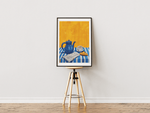 Morning table plakat med kaffekande, croissant og avis illustration
