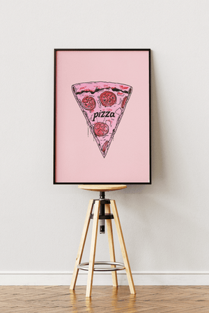 pizza plakat med pizzastykke illustration på lyserød baggrund