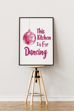 køkken plakat med diskokugle og teksten this kitchen is for dancing