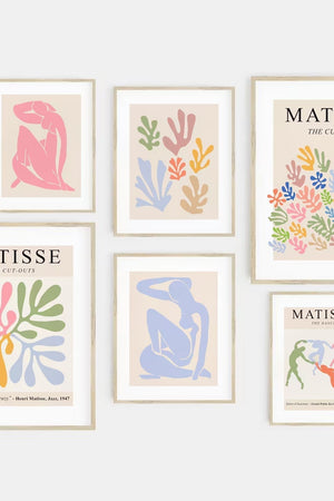 Henri Matisse er manden bag nogle af verdens mest kendte plakater. Sammen med Pablo Picasso har de skabt den ideelle plakat til stuen, hjemmet og værelset. De populære plakater kommer i Orange, Lyserød, Blå, Grøn &amp; også i de helt store størrelser som 70x100 &amp; 50x70. Der kan tilkøbes ramme &amp; Berggruen på tilbud.