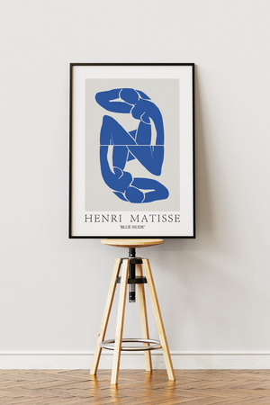 Blue Nude Duo Matisse plakat med to blå figurer i papercut-stil – moderne kunst af Henri Matisse.