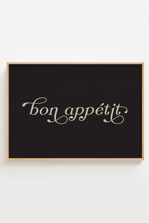 Opdag Bon Appetit Plakat, den perfekte tilføjelse til køkkenet. Med sit elegante design og indbydende budskab bringer denne plakat en følelse af charme og hygge til ethvert køkken.