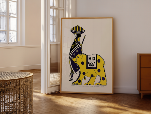 HD Book Ink vintage plakat med grafisk figur og gul bjørn i blå prikker – retro reklameplakat i gule og blå farver.