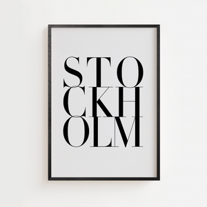 Typografisk Stockholm plakat i sort hvid minimalistisk design
