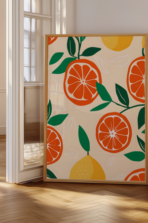 Citrus Fruits plakat med appelsiner, citroner og grønne blade i farverigt grafisk design – moderne køkkenplakat.