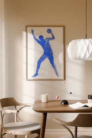 Illustration af blå atletfigur i kasthelds med bold mod neutral baggrund