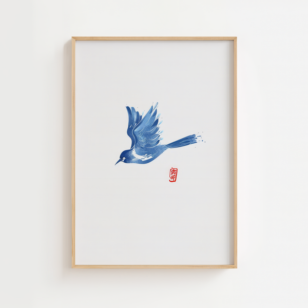 Blue Bird Japansk plakat med blå fugl i flugt og rødt japansk segl – minimalistisk kunstplakat i japandi stil.