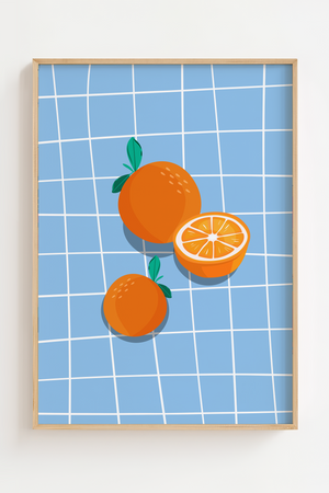 Oranges on Blue plakat med appelsiner på blå ternet baggrund – moderne frugt- og køkken plakat.