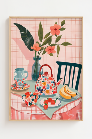 Lyserød køkkenplakat med blomster, tepotte, kopper og frisk frugt på dækket bord – hyggelig morgenmadsstemning.