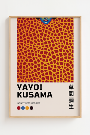 Golden Nets – Yayoi Kusama plakat med gule netlinjer på rød baggrund og blå mund – moderne kunstplakat i Infinity Nets-stil.