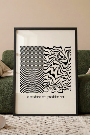 Abstrakte mønstre plakat med fire forskellige grafiske designs i sort-hvid i egetræsramme ved sofa