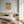 Beethoven Frieze Klimt plakat i mørk ramme over sideboard i stue