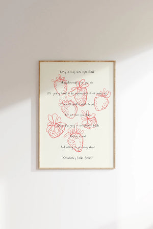 Plakat med håndtegnede røde jordbær og poetisk tekst på lys baggrund i roligt kunstnerisk udtryk