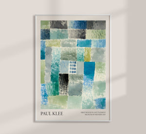 Paul Klee udstillingsplakat – First House in a Settlement, Museum of Modern Art, blå grøn abstrakt kunst