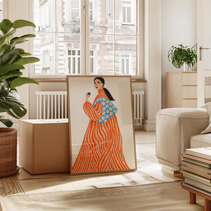 Farverig kvinde illustration plakat – orange stribet kjole med blå blomster taske, moderne fashion kunst