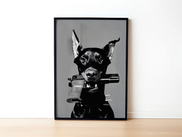 Giv dit hjem et råt og moderne udtryk med vores Doberman Power fashion plakat. Perfekt sort/hvid hund plakat med kant til stuen, kontoret eller gallerivæggen.
