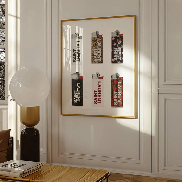 Luxury Flames – Fashion Plakat med kunstneriske Saint Laurent-inspirerede lightere. Moderne modeplakat til stuen eller soveværelset