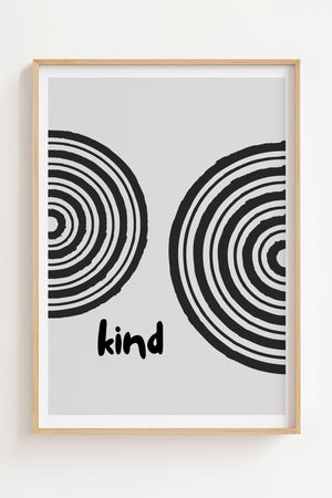 Kind plakat med koncentriske cirkler i sort og hvid